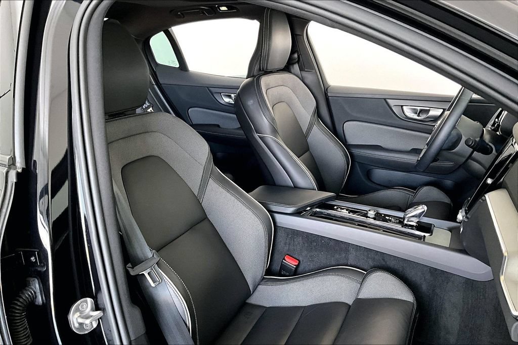 Used 2024 Volvo S60 B5 Plus w/ Climate Package FWD image 8