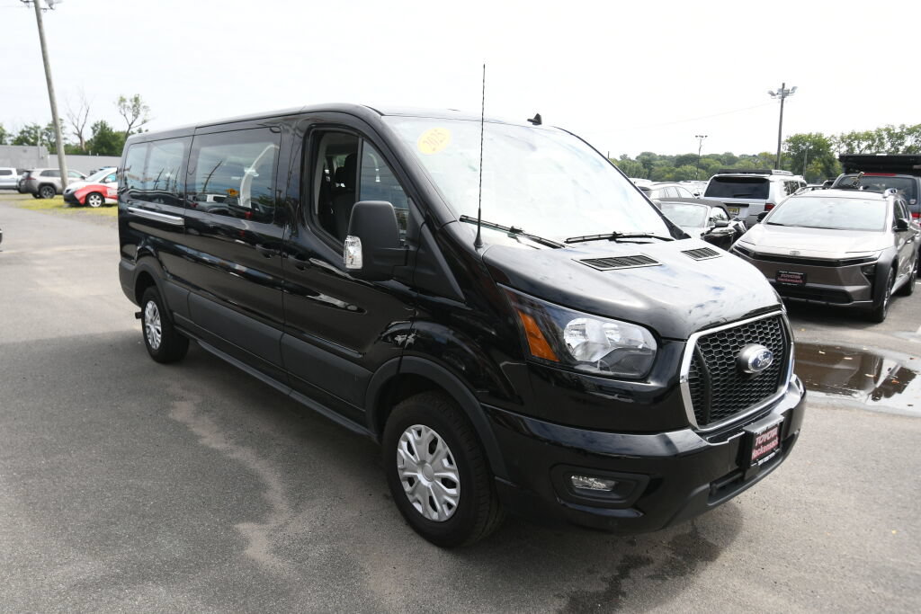 Used 2025 Ford Transit 350 XLT RWD image 2