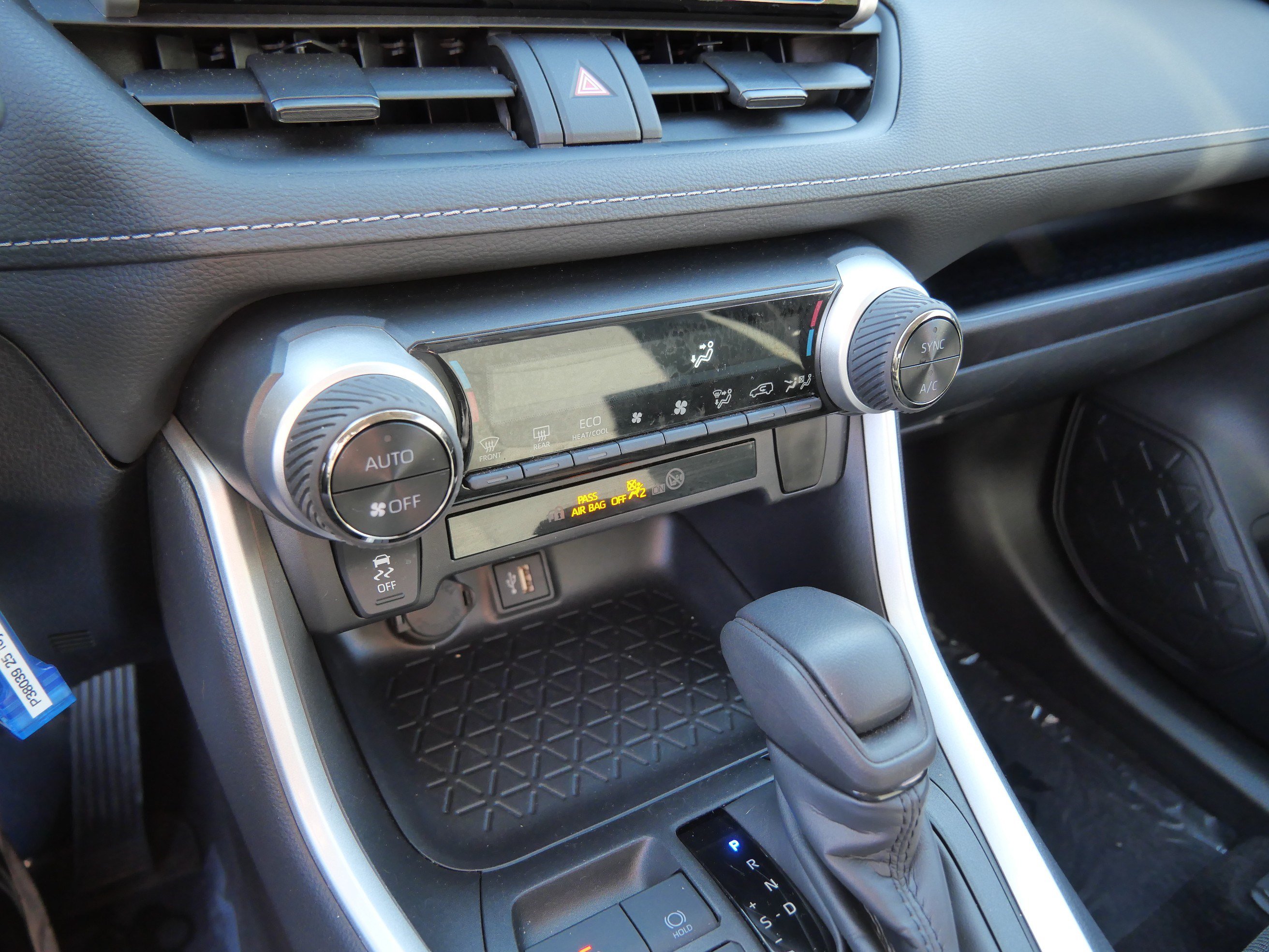 Certified 2025 Toyota RAV4 LE AWD/4WD image 24