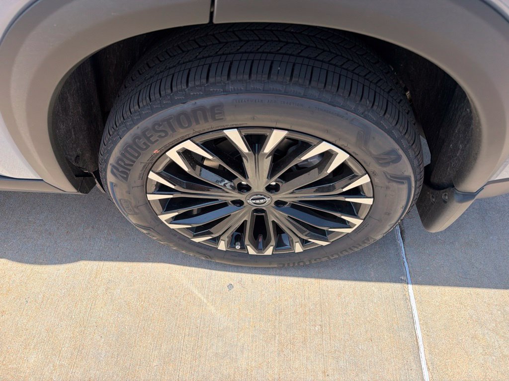 New 2026 Nissan Rogue Dark Armor FWD image 9