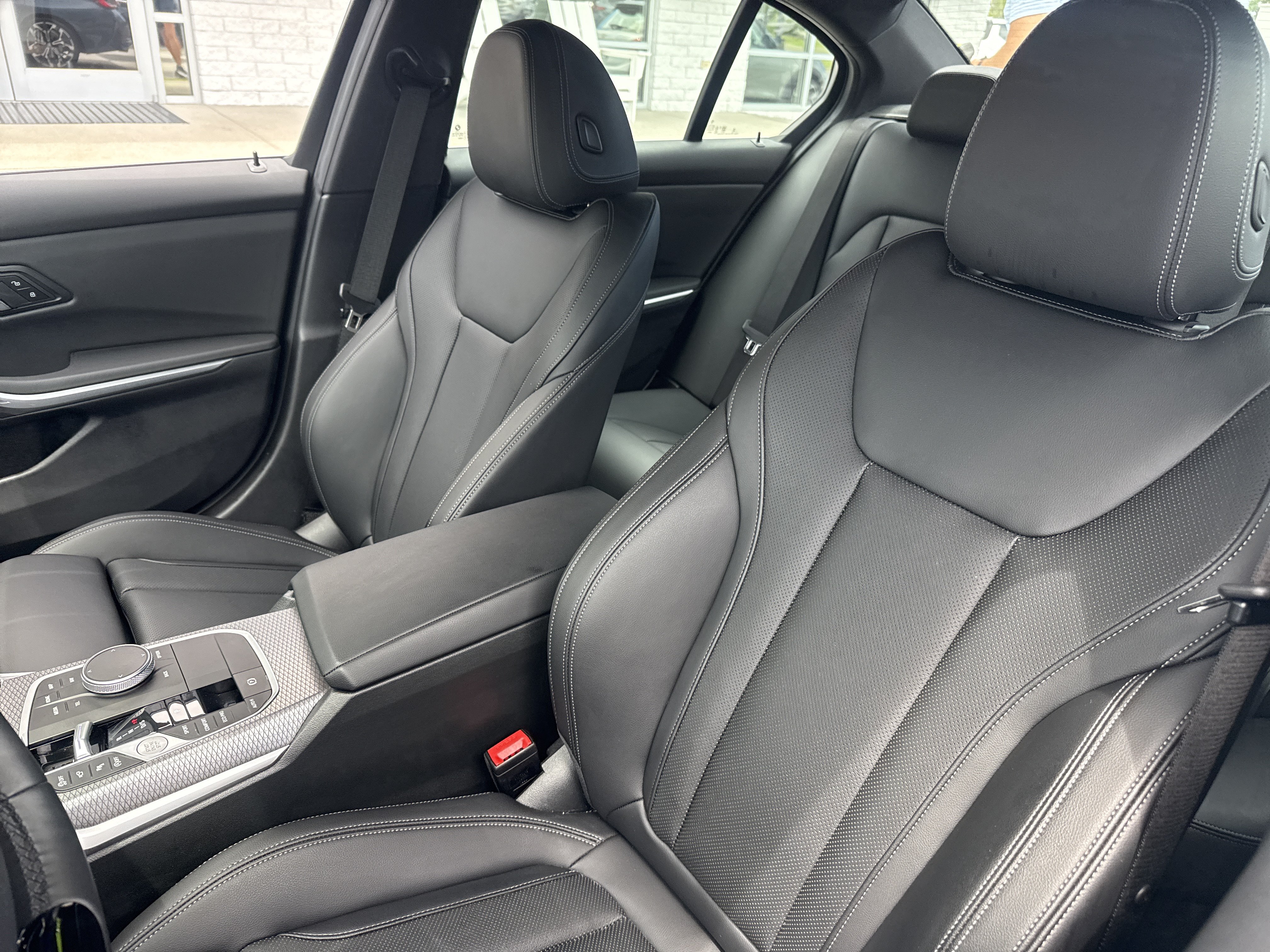 Used 2025 BMW 330i Sedan RWD image 10
