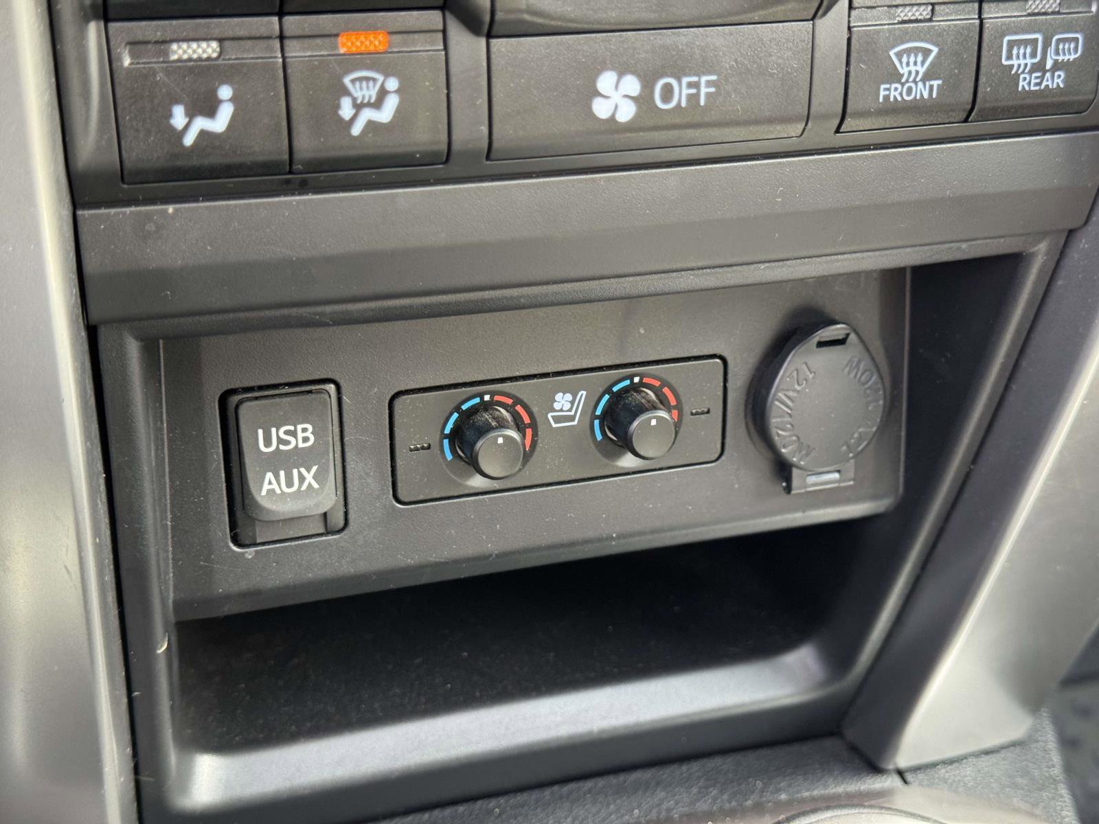 Used 2018 Toyota 4Runner Limited AWD/4WD image 30