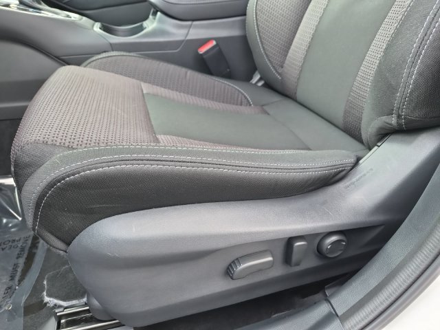 Used 2024 Subaru Outback Premium AWD/4WD image 17