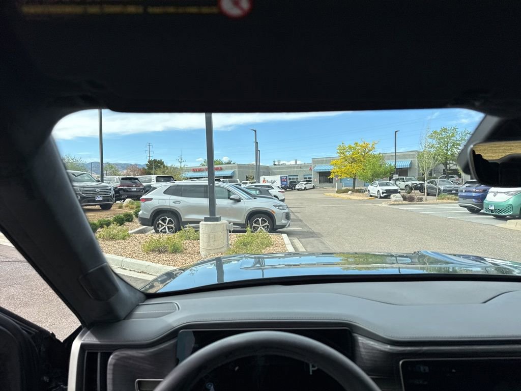 Used 2024 Rivian R1S Adventure AWD/4WD image 13