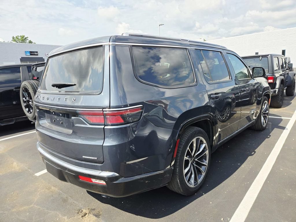 Used 2024 Jeep Wagoneer Series III w/ Premium Group I AWD/4WD image 3