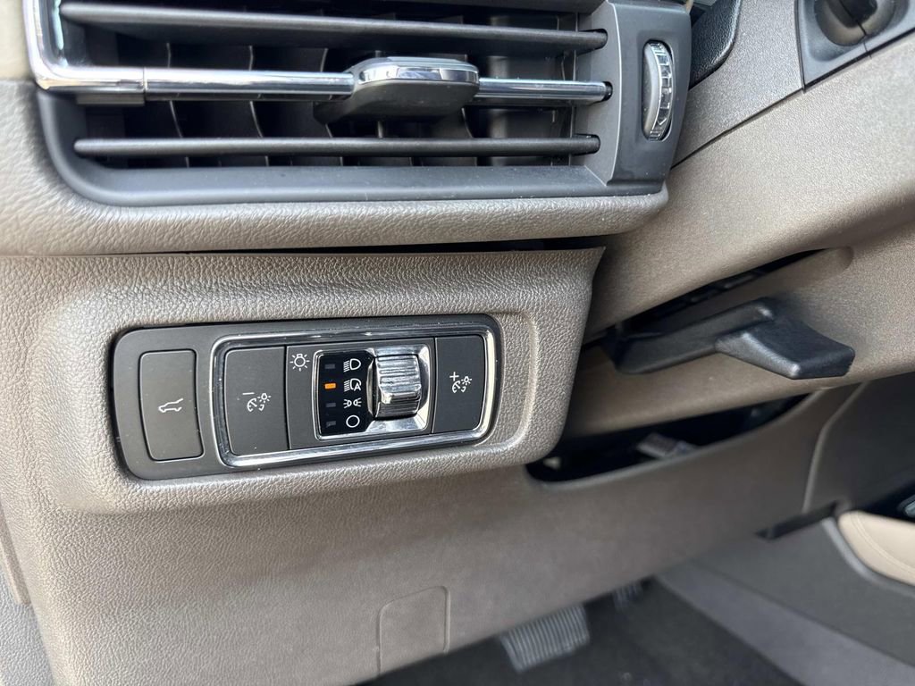 Certified 2022 Lincoln Corsair FWD w/ Equipment Group 101A image 31