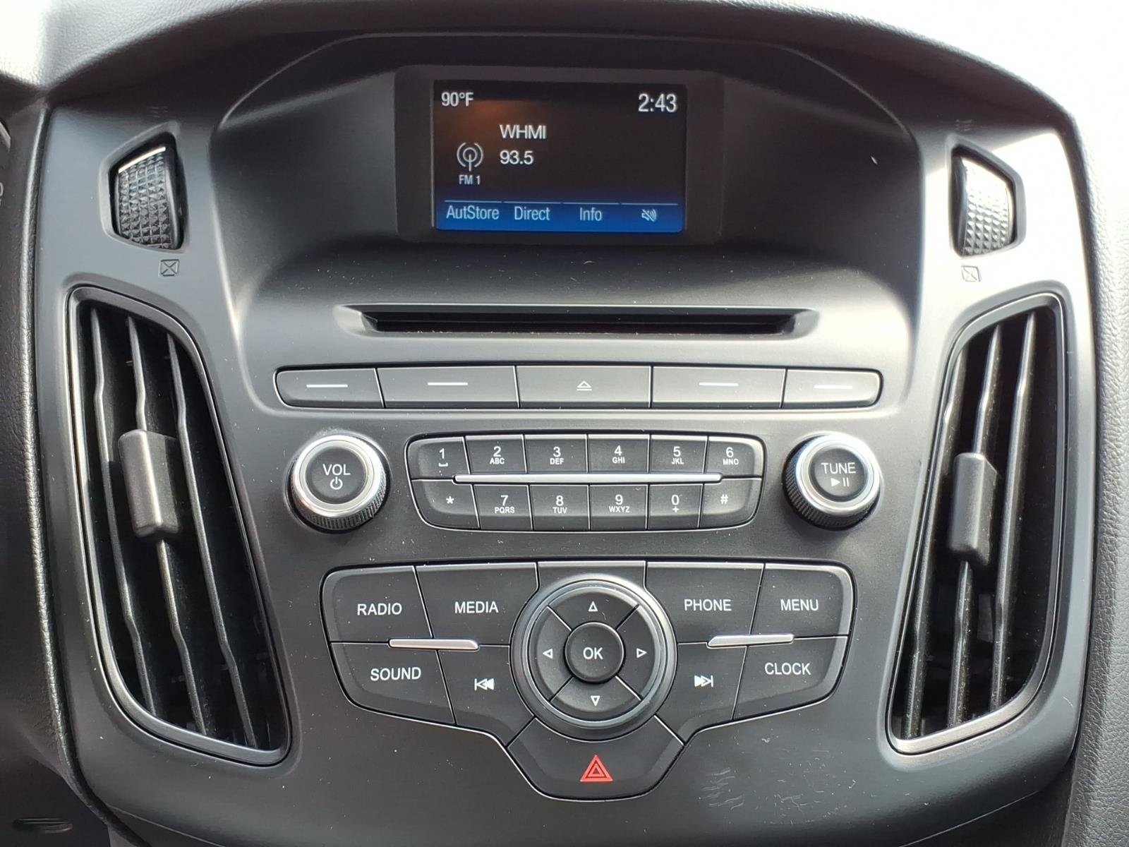 Used 2015 Ford Focus SE w/ Interior Protection Package FWD image 17