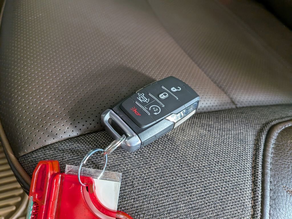 Used 2025 RAM 3500 Longhorn image 41