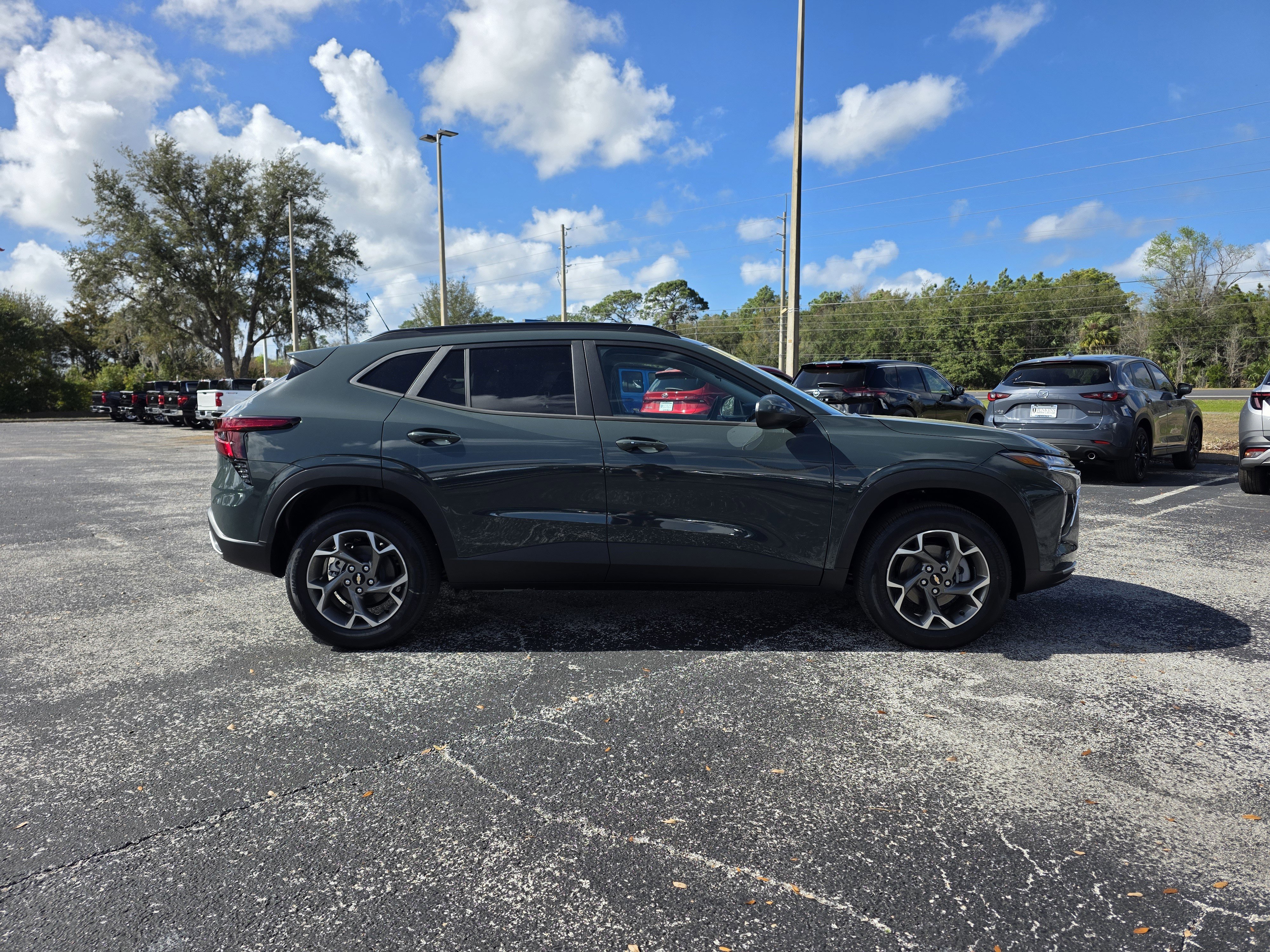 New 2026 Chevrolet Trax LT w/ Driver Confidence Package image 9