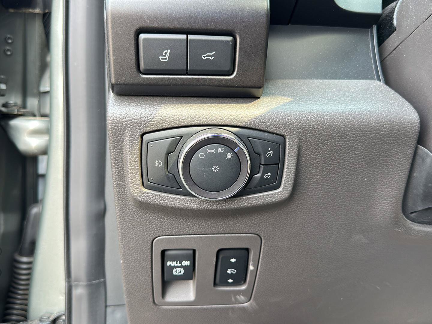 Used 2019 Ford Expedition Limited w/ Equipment Group 302A AWD/4WD image 20