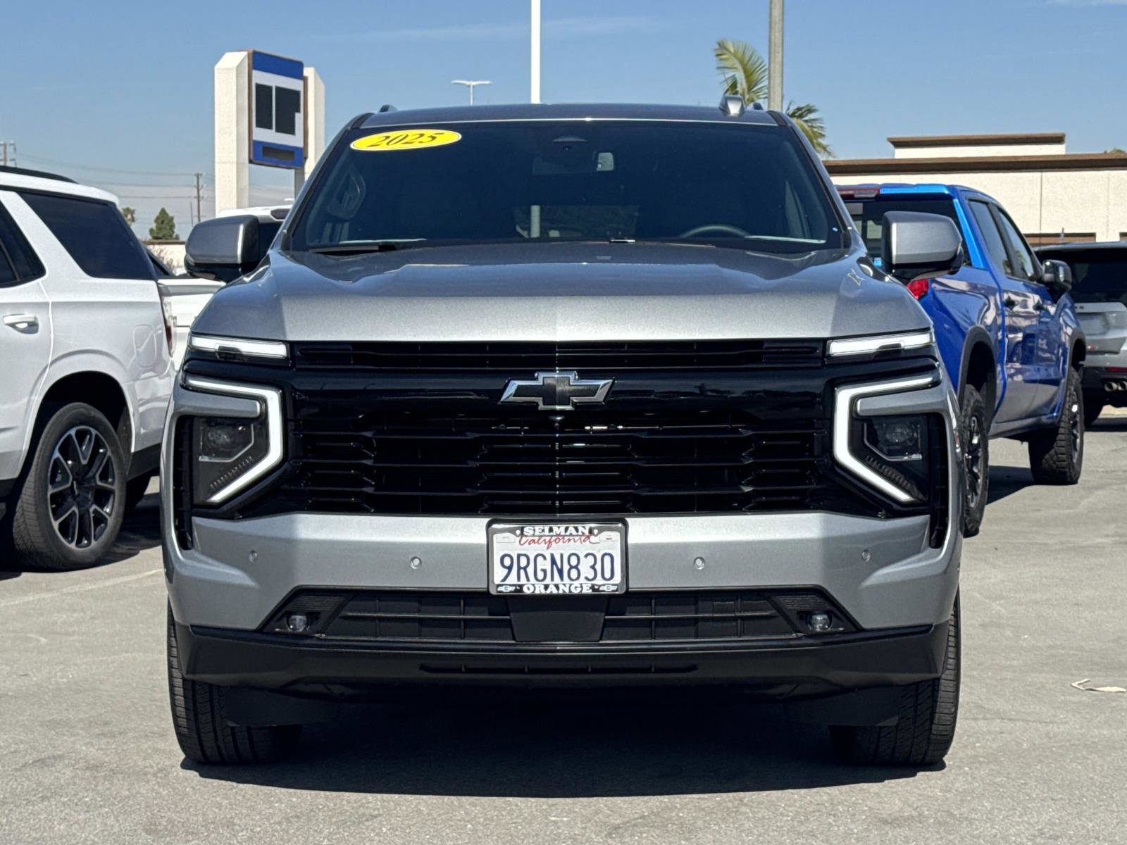 Used 2025 Chevrolet Suburban RST image 2