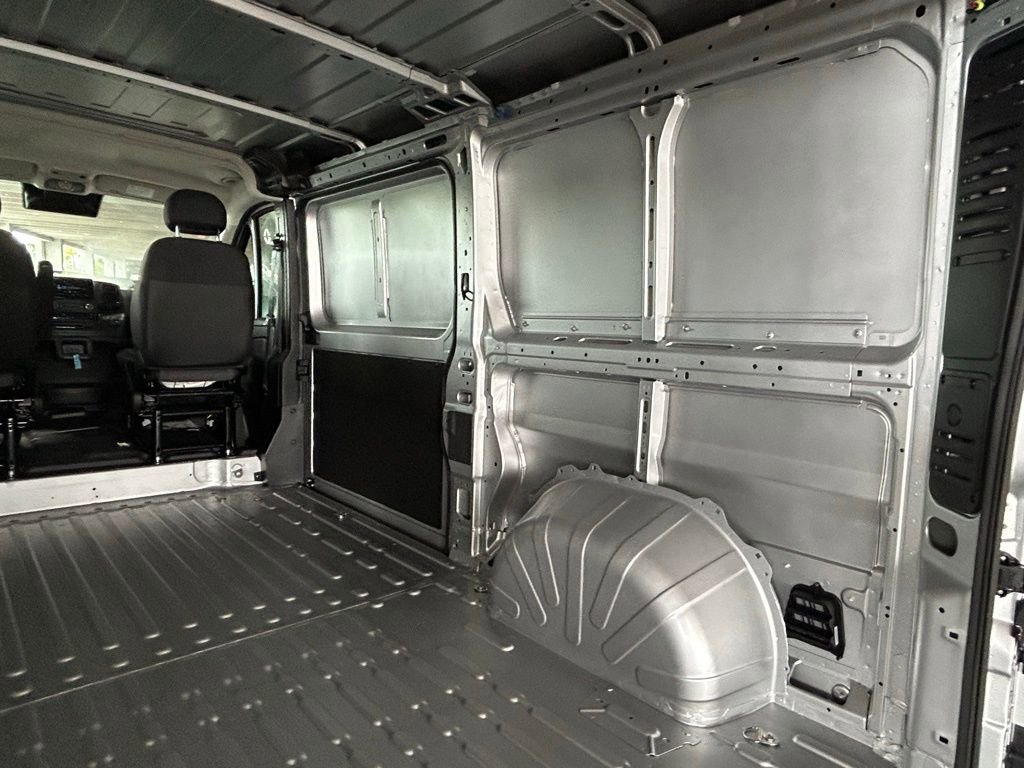 Used 2025 RAM ProMaster 2500 image 34