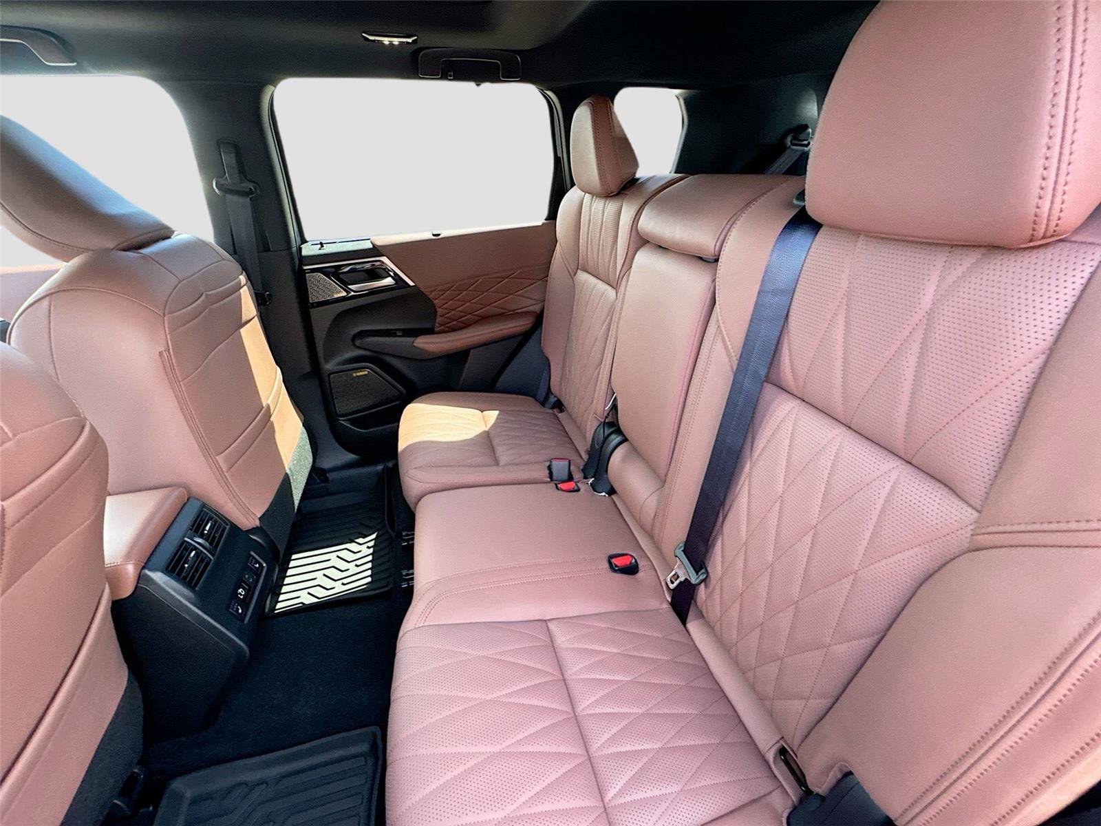 New 2025 Mitsubishi Outlander SEL image 25