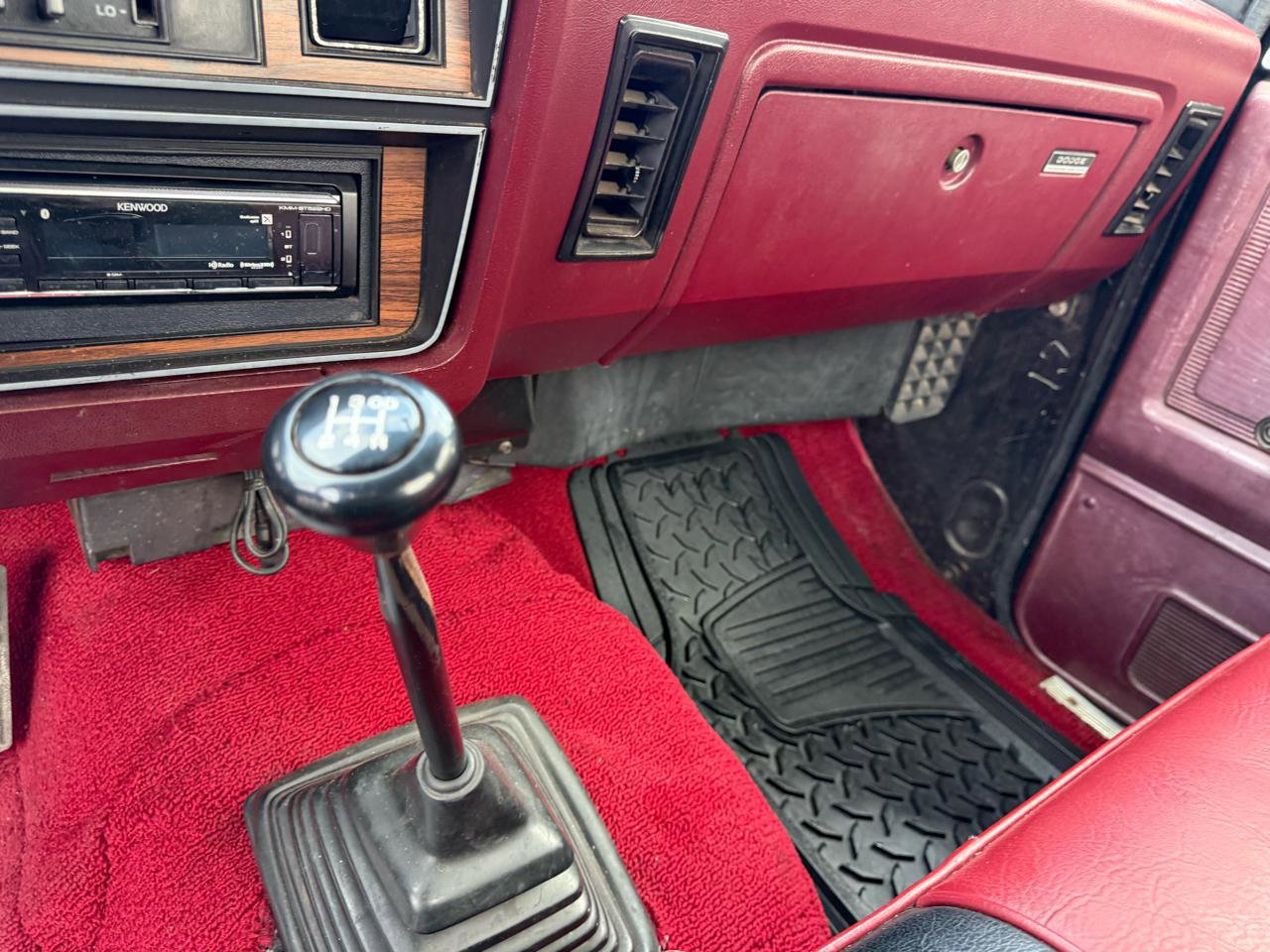 Used 1989 Dodge D/W Truck 100 RWD image 29
