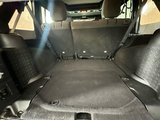 Used 2017 Jeep Wrangler Unlimited Sport w/ Quick Order Package 24S AWD/4WD image 18
