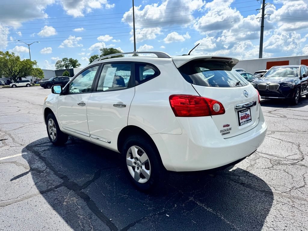 Used 2015 Nissan Rogue S w/ Convenience Package AWD/4WD image 2