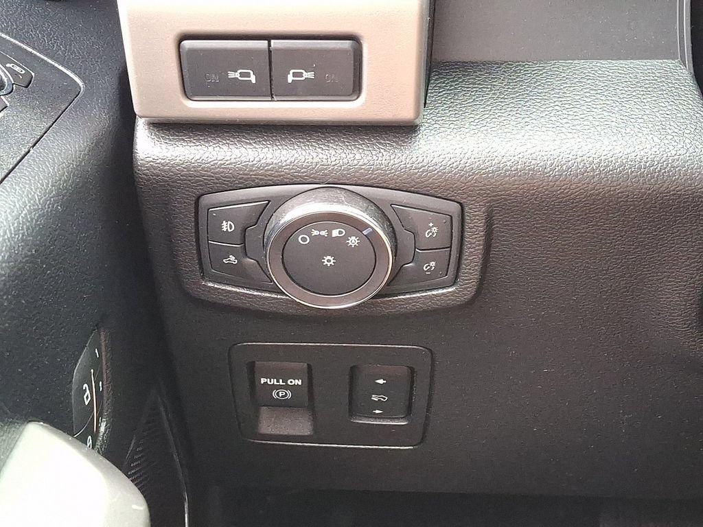 Used 2019 Ford F150 Lariat w/ Equipment Group 502A Luxury AWD/4WD image 26