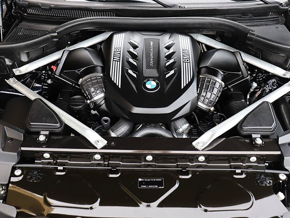 Used 2020 BMW X5 M50i w/ Executive Package AWD/4WD image 61