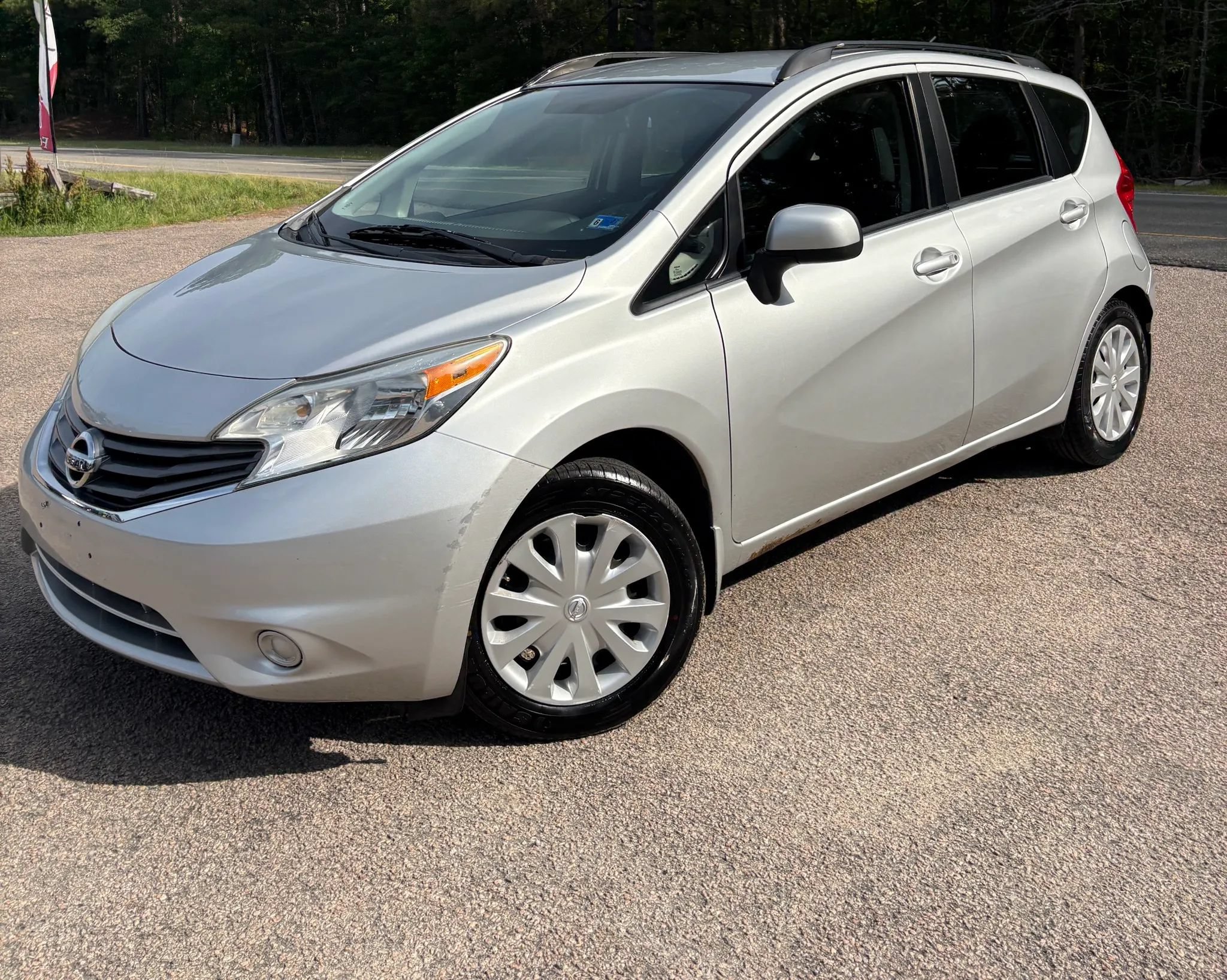 Used 2014 Nissan Versa Note SV FWD image 2