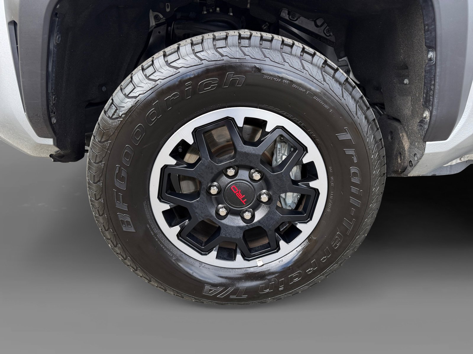 Used 2024 Toyota Tacoma TRD Off-Road image 9