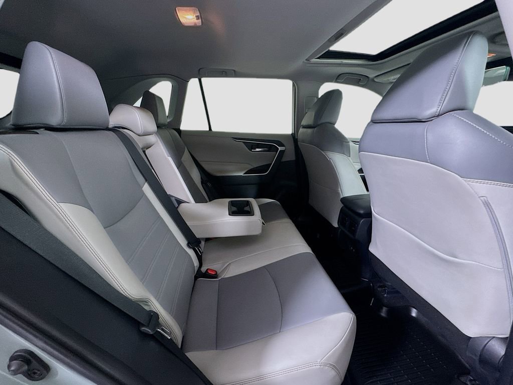 Used 2019 Toyota RAV4 XLE Premium image 26
