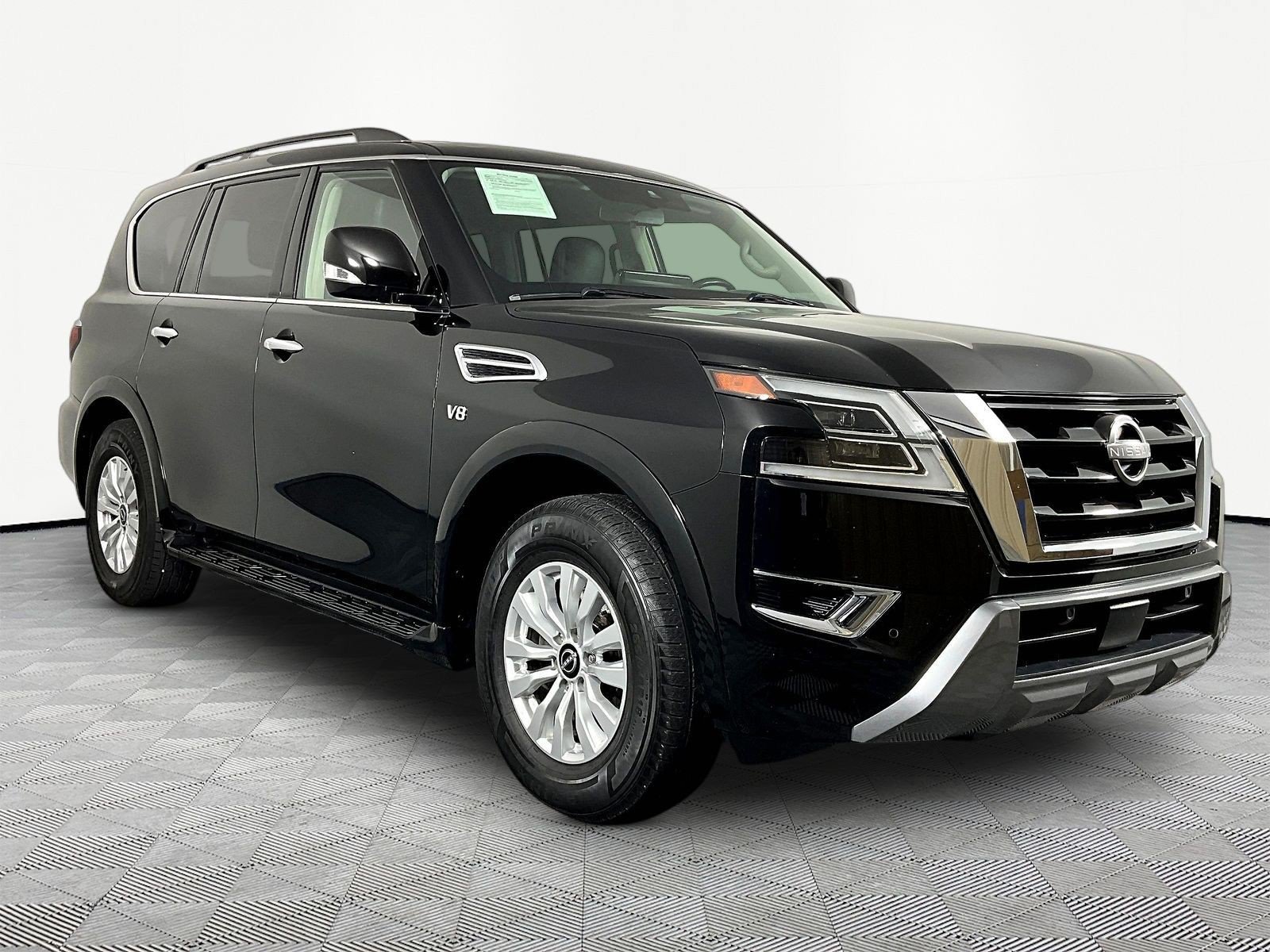 Used 2021 Nissan Armada SV AWD/4WD image 3