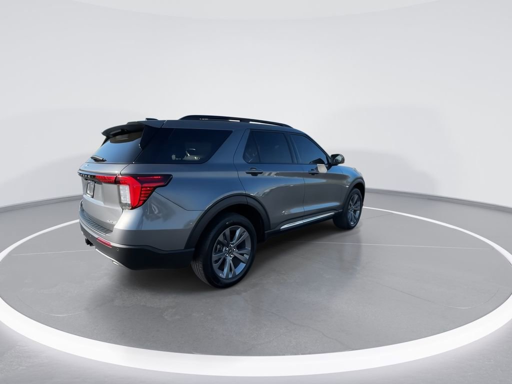 Used 2025 Ford Explorer Active w/ Active Comfort Package image 8