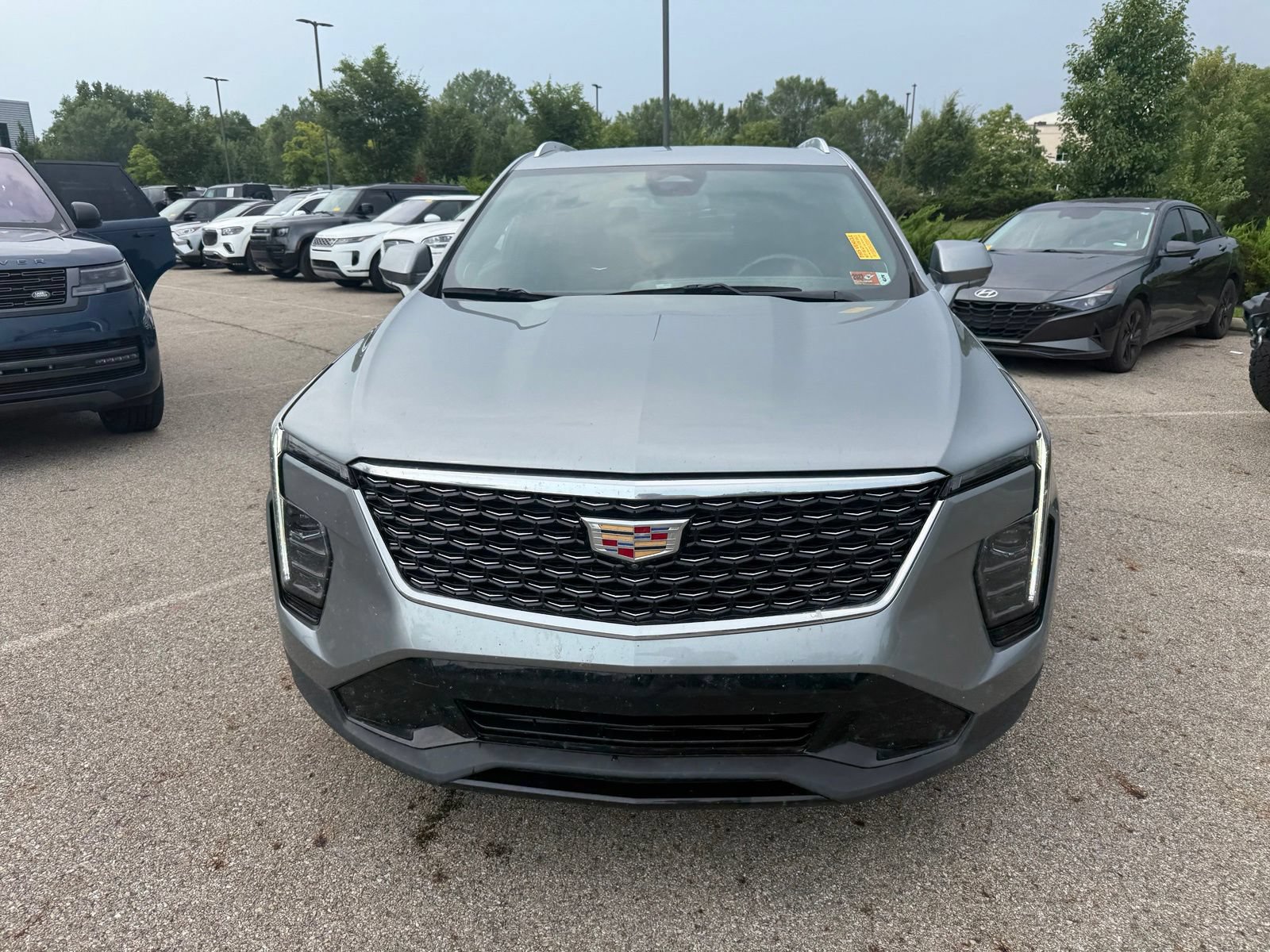 Used 2025 Cadillac XT4 Premium Luxury AWD/4WD image 2