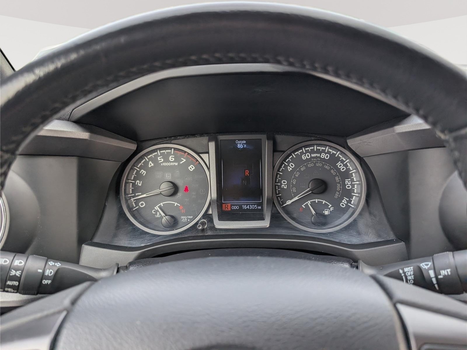 Used 2018 Toyota Tacoma TRD Sport w/ TRD Premium Sport Package AWD/4WD image 27