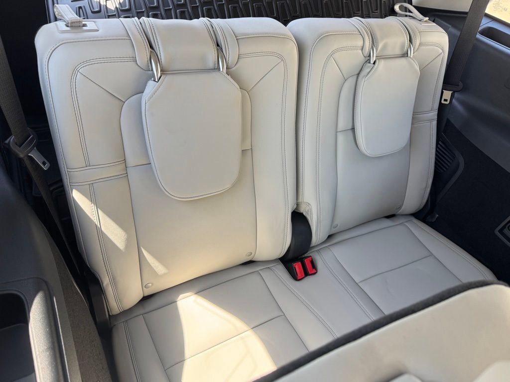 Used 2025 Lincoln Aviator Reserve w/ Jet Appearance Package AWD/4WD image 30