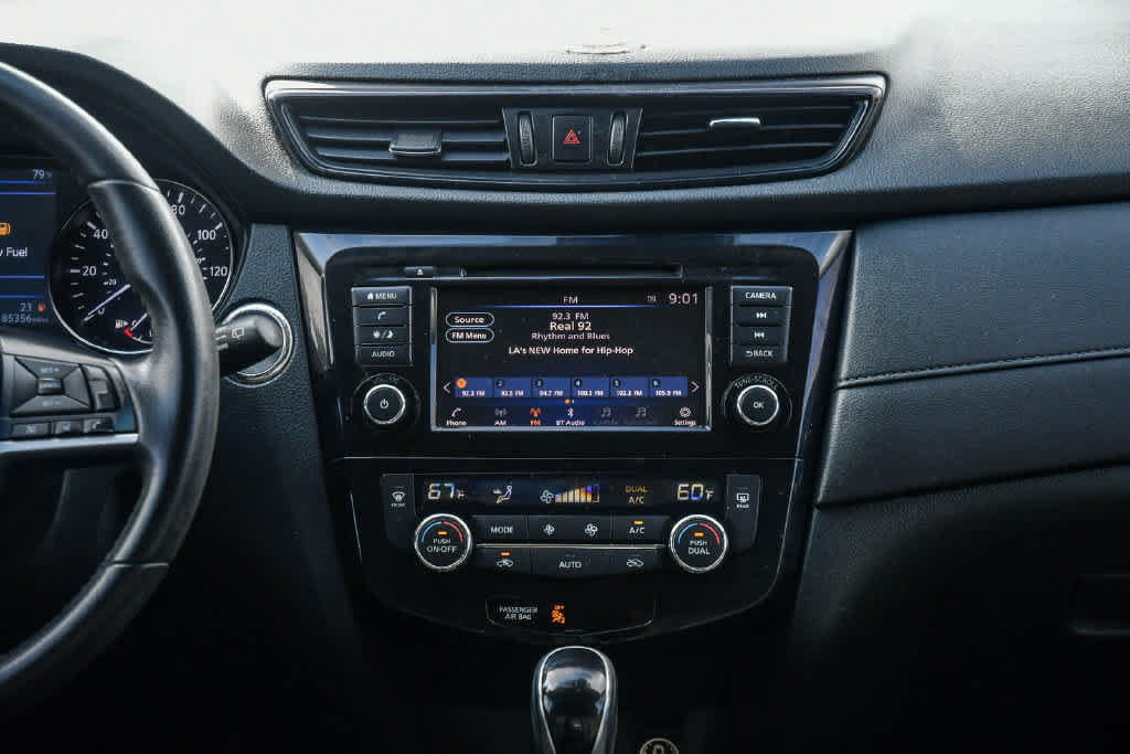 Used 2020 Nissan Rogue SV FWD image 14