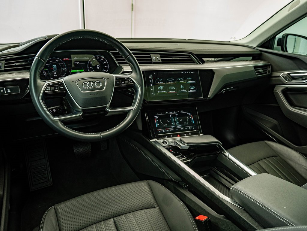 Used 2021 Audi e-tron Premium Plus w/ Premium Plus Package image 4