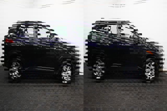 Used 2023 Toyota Corolla Cross L image 4