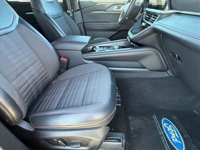 Used 2025 Ford Explorer ST-Line AWD/4WD image 9