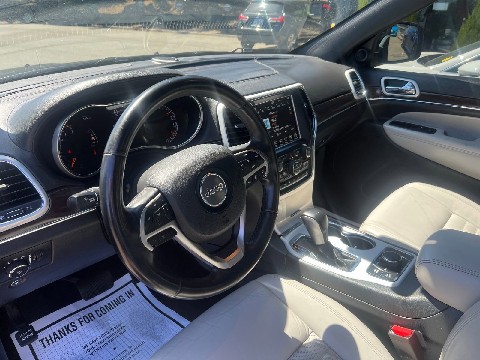 Used 2018 Jeep Grand Cherokee Limited AWD/4WD image 23