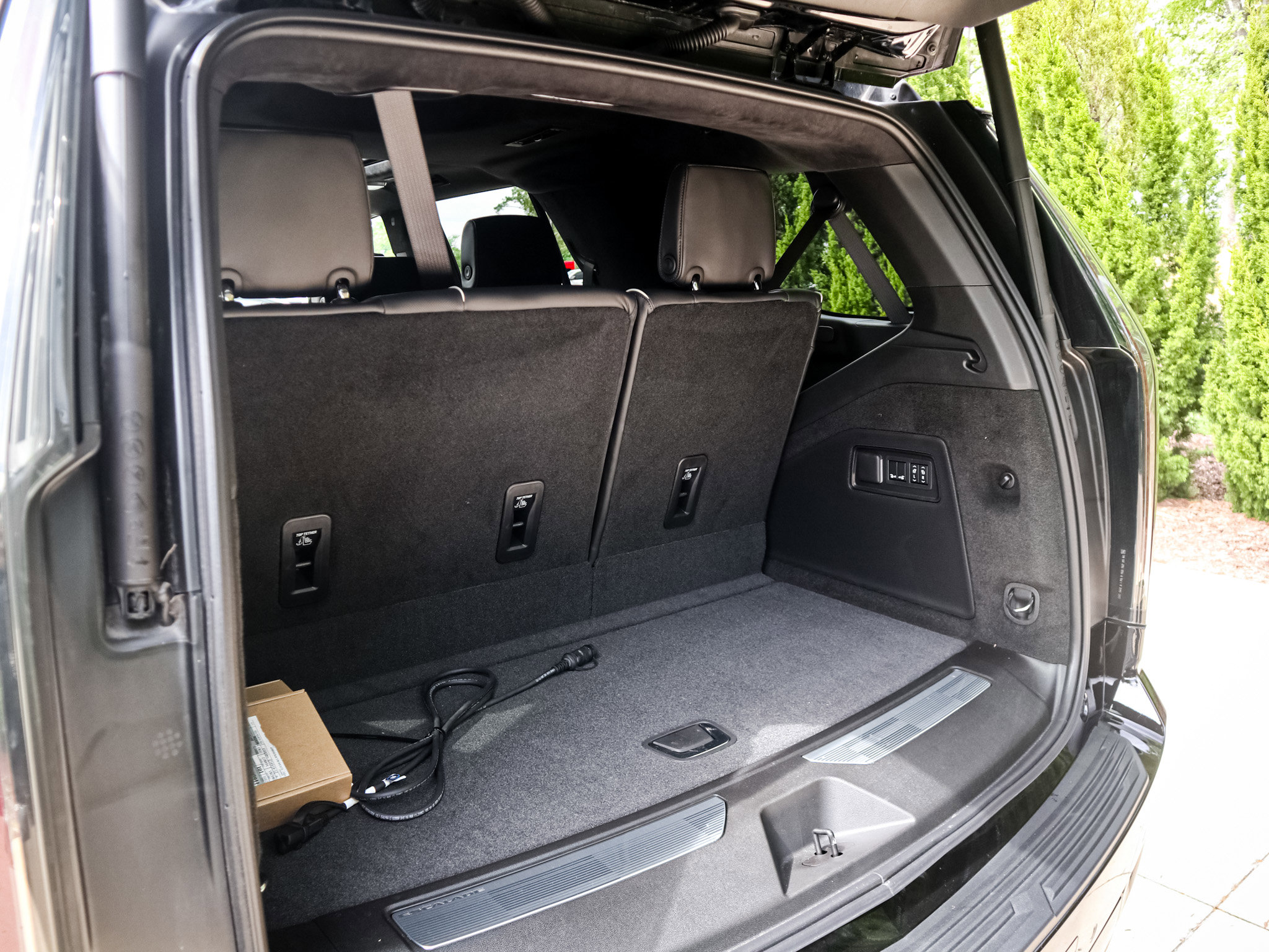 Used 2025 Cadillac Escalade Sport Platinum w/ LPO, ONYX Package image 33