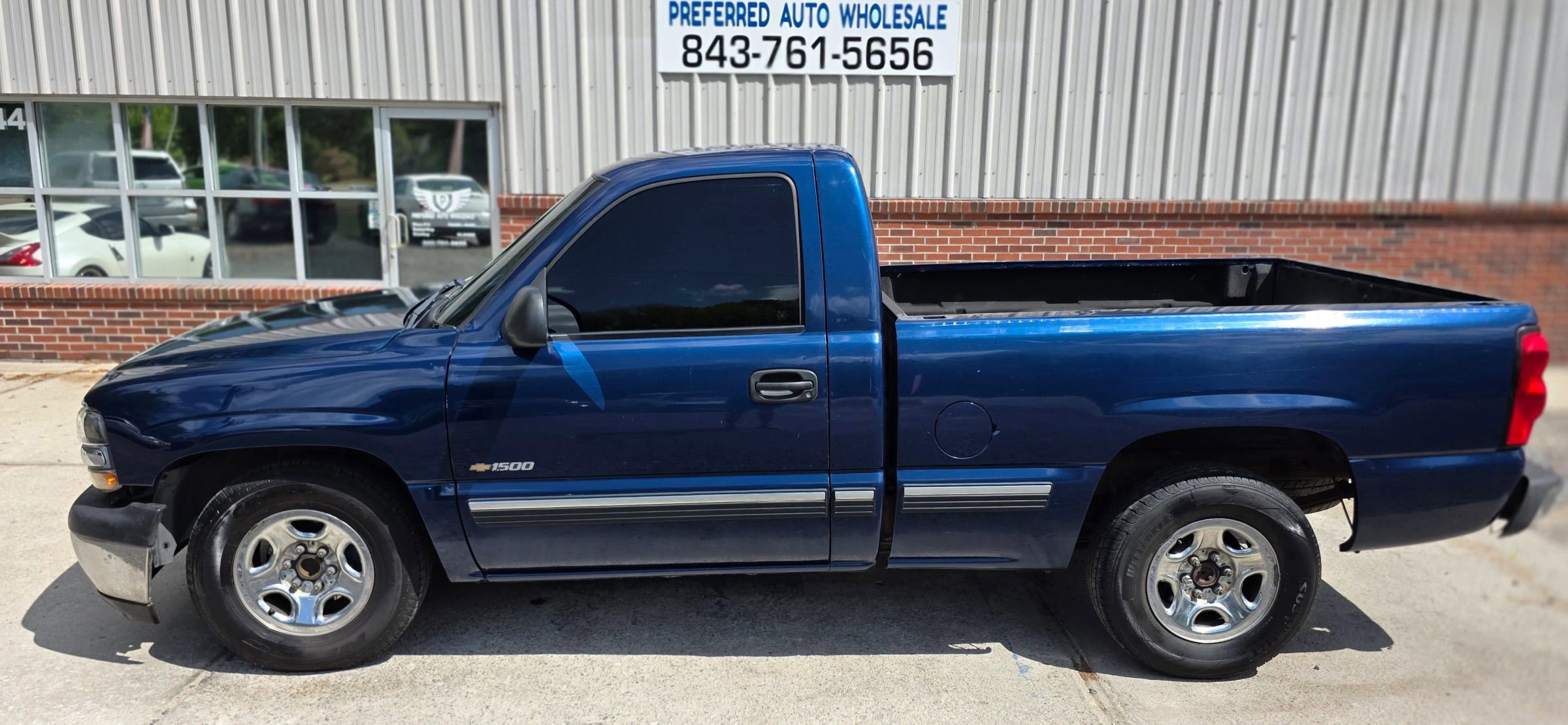 Used 2000 Chevrolet Silverado 1500 2WD Regular Cab w/ Exterior Appearance Pkg image 3