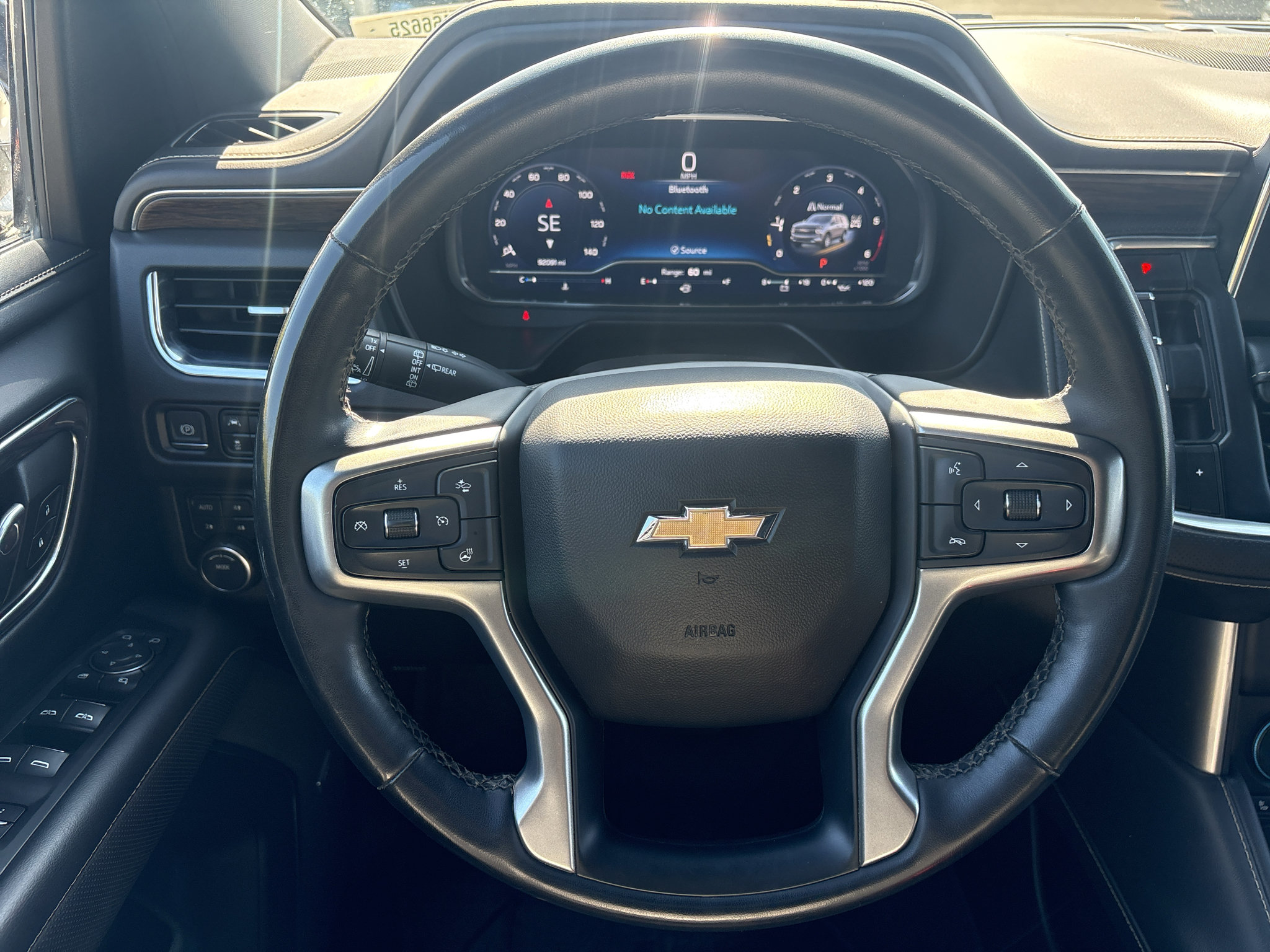 Used 2023 Chevrolet Tahoe Premier AWD/4WD image 17