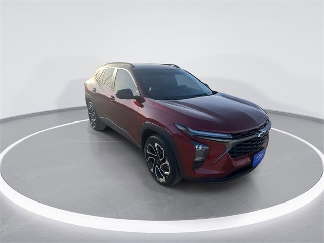 Used 2024 Chevrolet Trax RS image 2