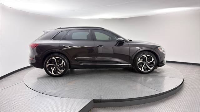 Used 2024 Audi Q8 e-tron Premium Plus w/ Premium Plus Package AWD/4WD image 9