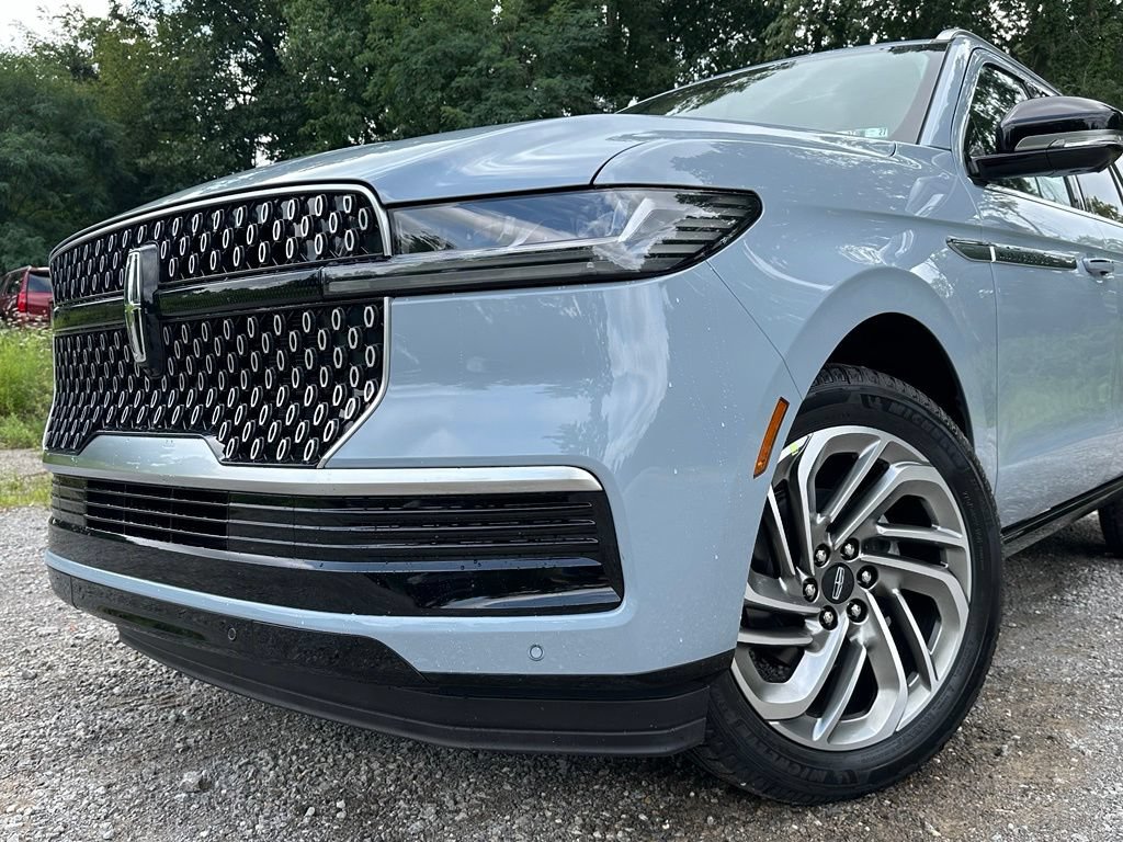 New 2027 Lincoln Navigator Reserve AWD/4WD image 33