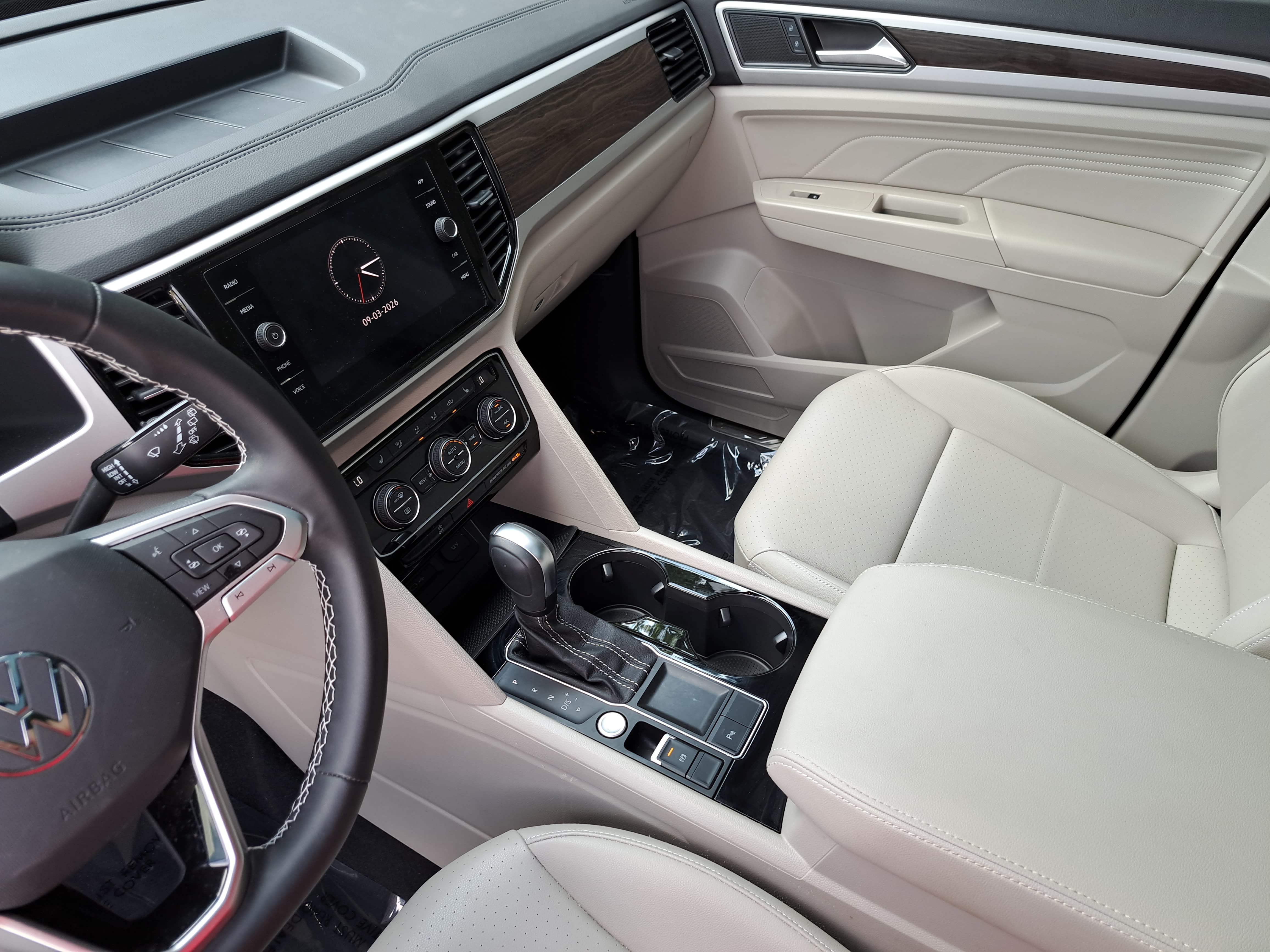Used 2023 Volkswagen Atlas SE w/ Panoramic Sunroof Package FWD image 24