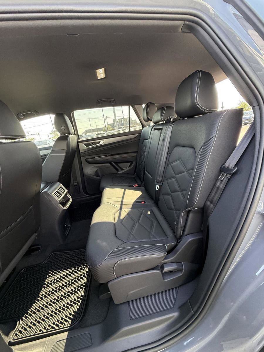 New 2026 Volkswagen Atlas Cross Sport SE image 15
