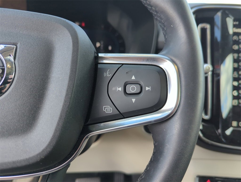 Used 2023 Volvo XC40 B4 Plus w/ Driver Assist Package image 39