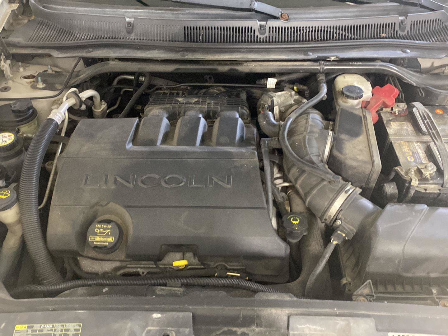 Used 2009 Lincoln MKS AWD image 35