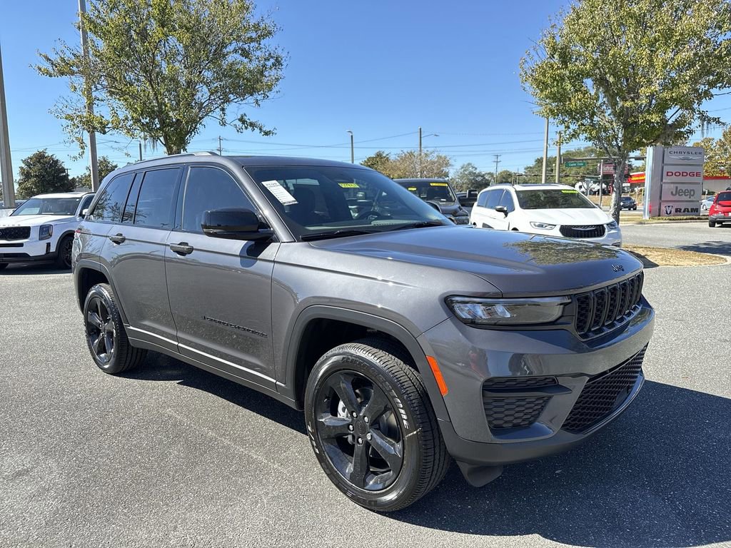 New 2025 Jeep Grand Cherokee Altitude