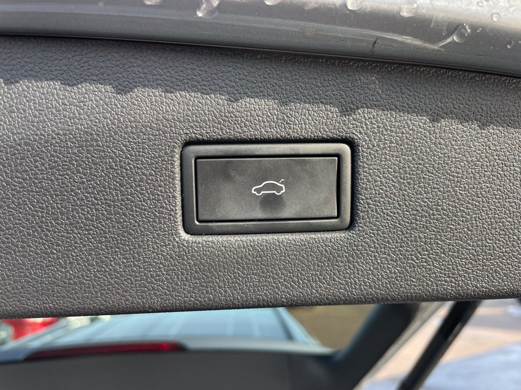 Used 2024 Volkswagen Tiguan SE AWD/4WD image 36