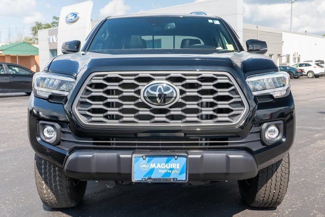 Used 2023 Toyota Tacoma TRD Off-Road w/ TRD Premium Off Road Package AWD/4WD image 3