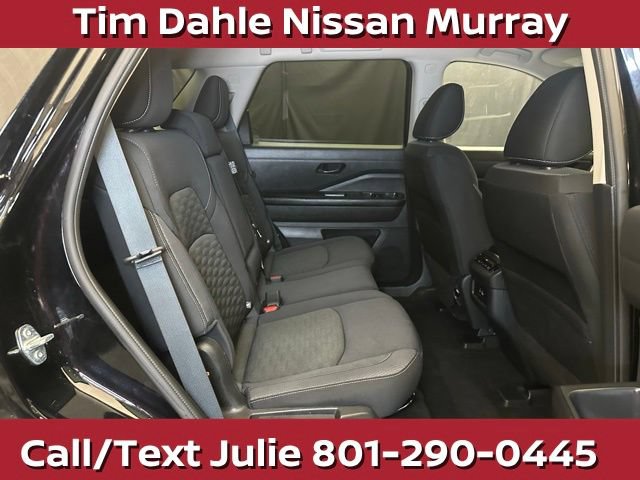 Used 2024 Nissan Pathfinder SV AWD/4WD image 18