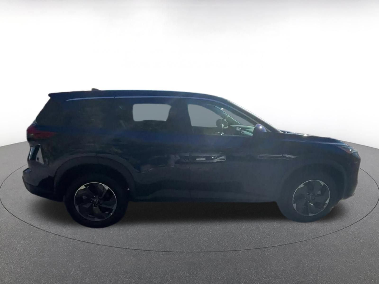 Used 2025 Nissan Rogue SV FWD image 15